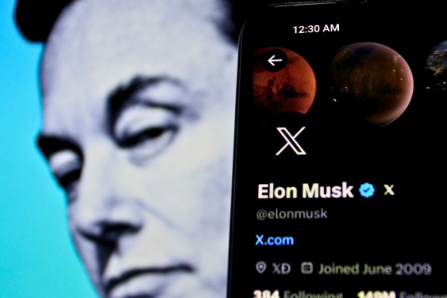 X escalates fight against advertisers