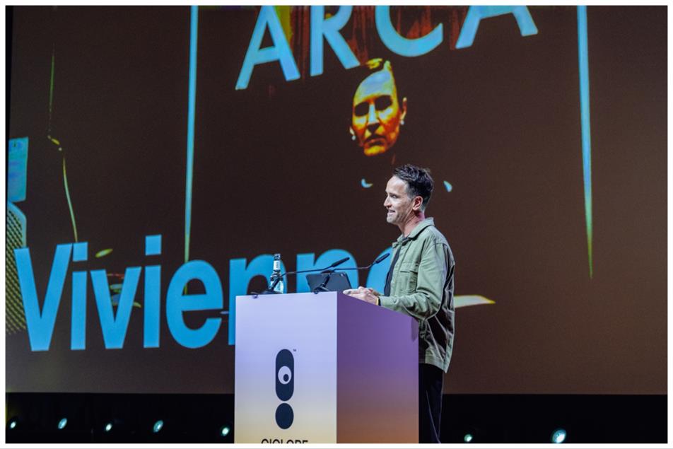 Apple 'Underdogs' director Mark Molloy: 'Embrace products in ads'