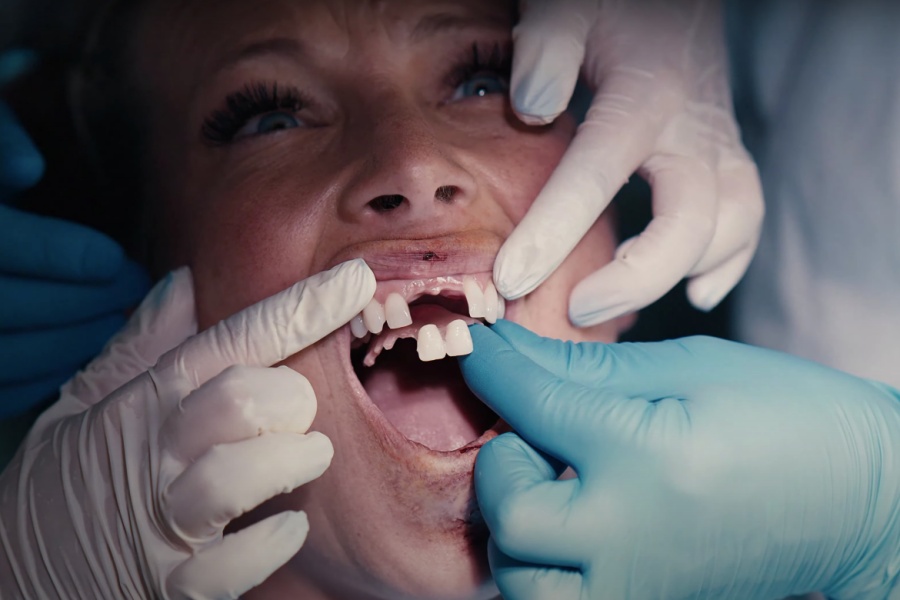 EE tackles online sexist abuse in campaign telling men it's their problem