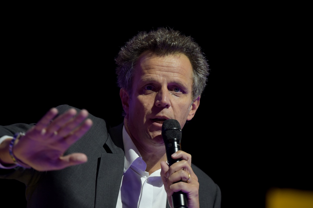 Publicis shares fall sharply after creative agencies slump