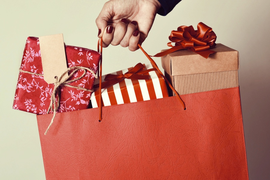 Bumper holiday shopping predicted: Marketers must adopt, says report